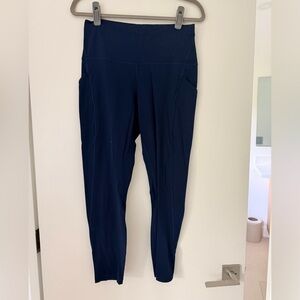 Lululemon high rise 7/8 tights in navy with pockets